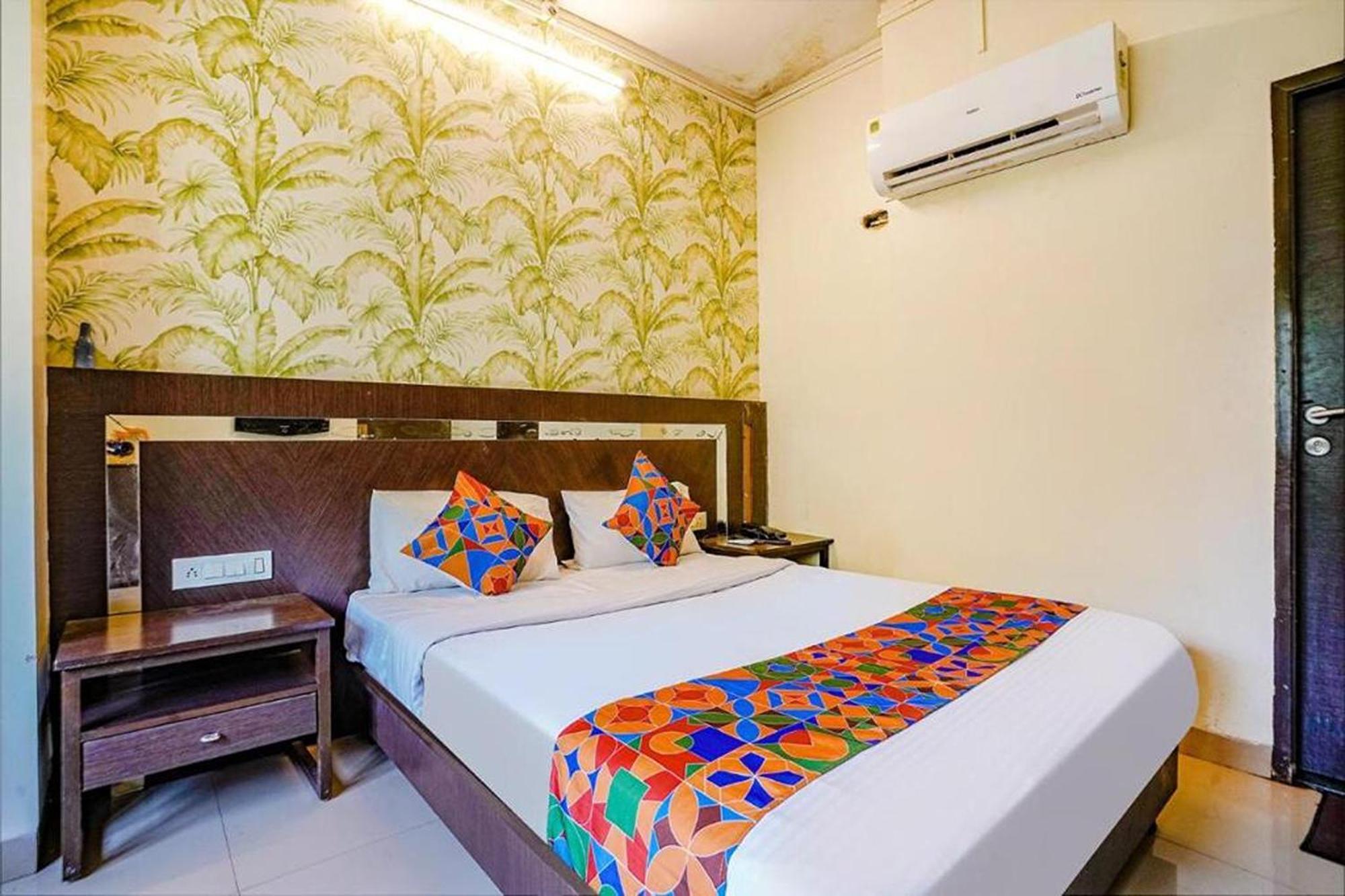 Hotel Gargi Deluxe Pune Exterior photo