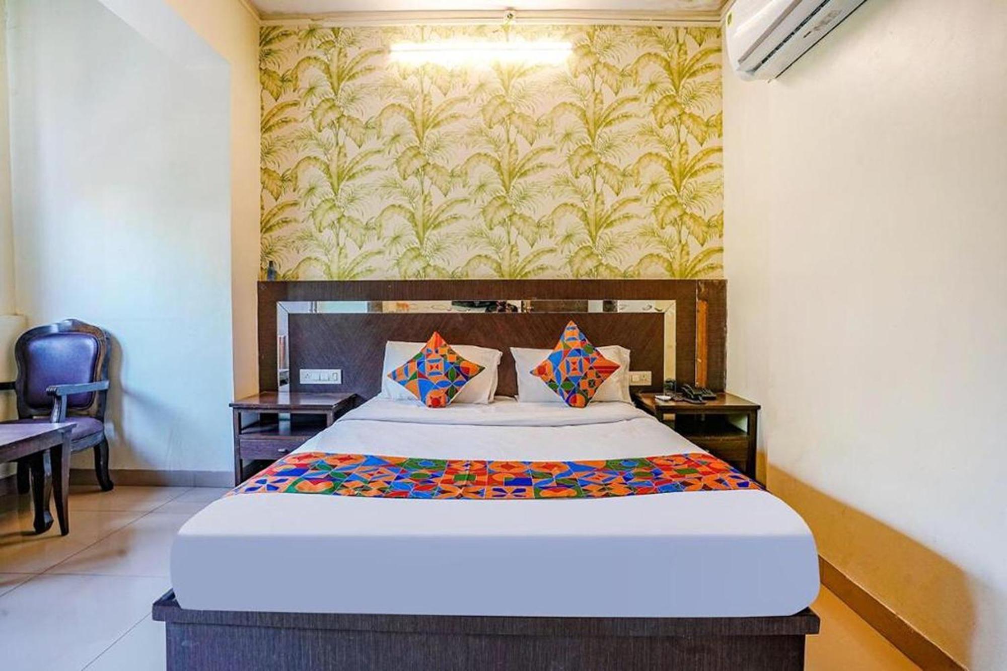 Hotel Gargi Deluxe Pune Exterior photo